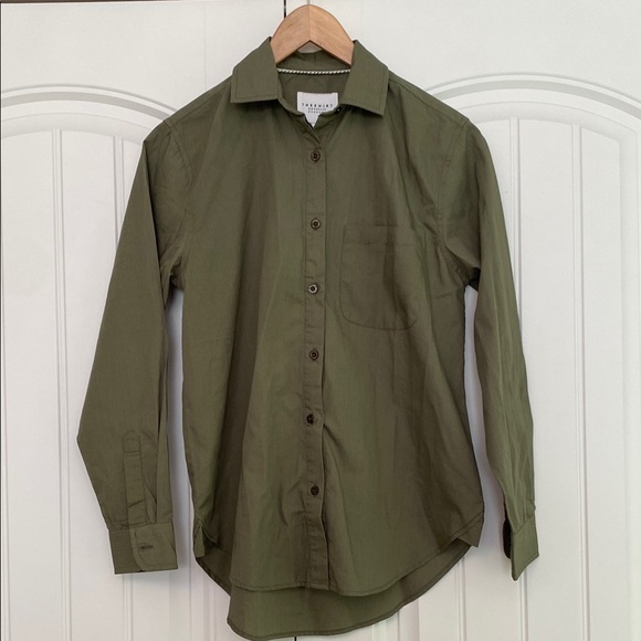 The Shirt by Rochelle Behrens NWT Tatum Shirt Top Womens Size XS Button Up Green - Picture 1 of 10